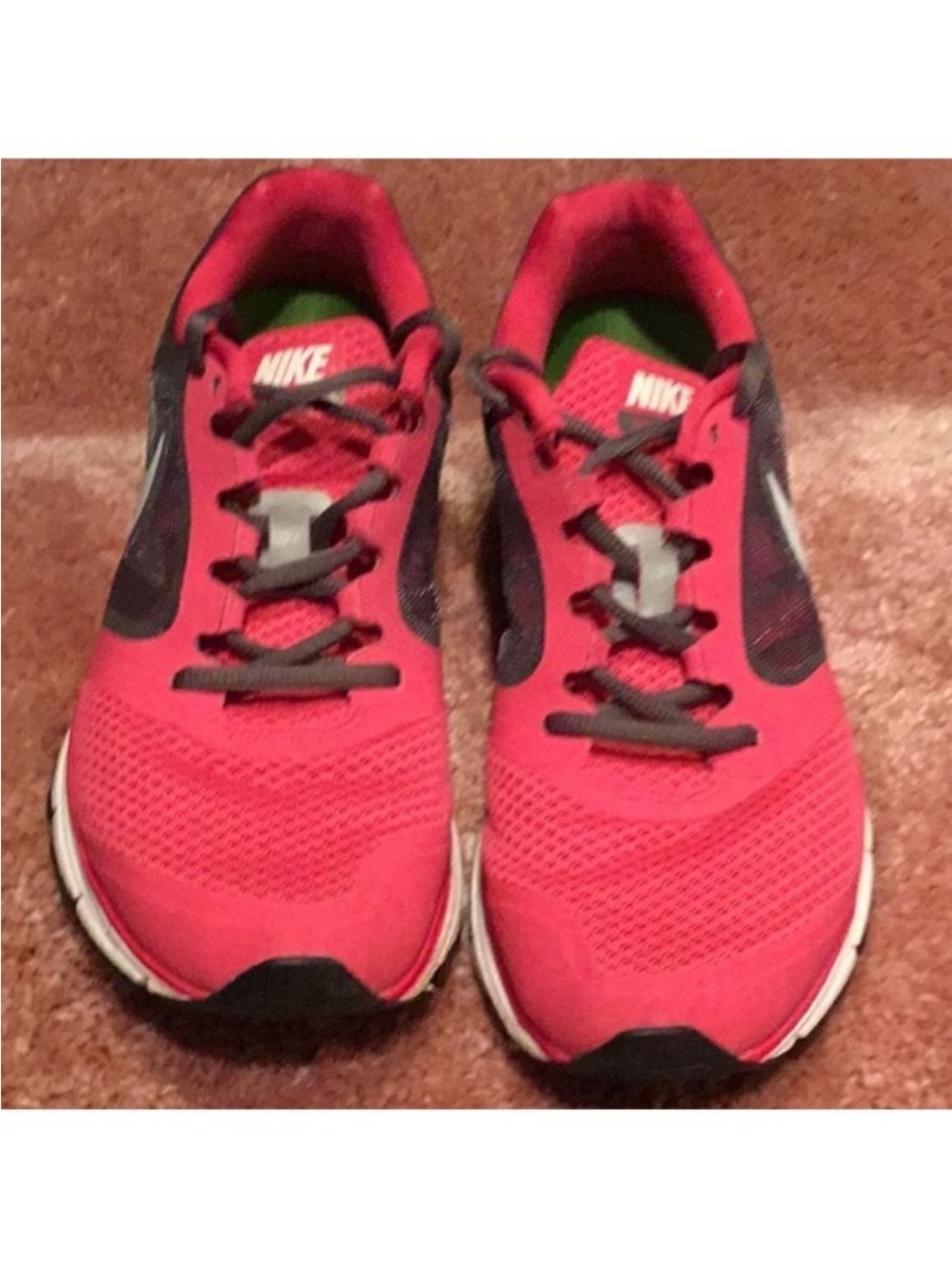 Nike Women's Vomero 8 Pink Athletic Running Shoes